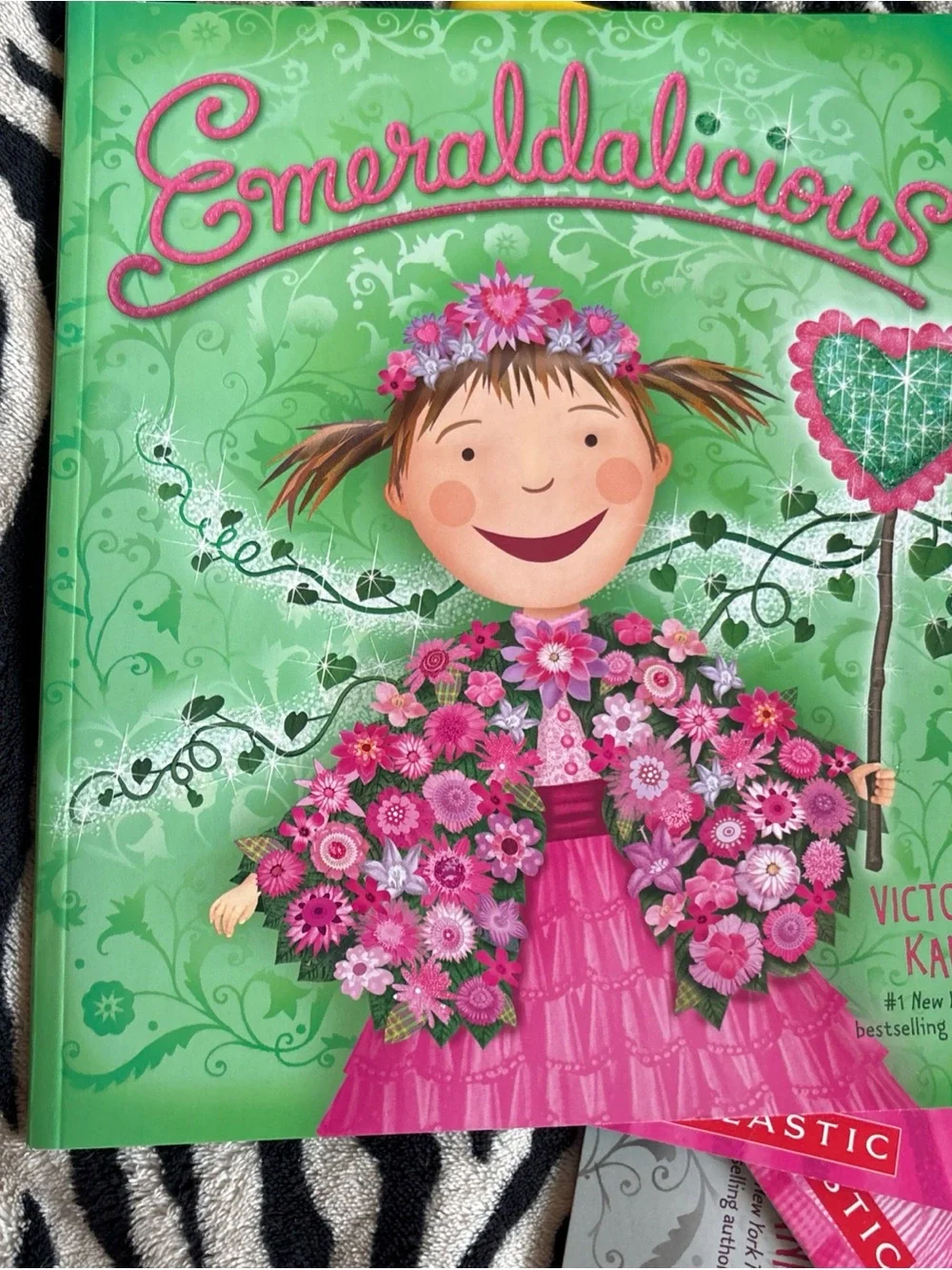 Scholastic Pinkalicious Picture Book Set - Pink, Purple, Yellow, Green